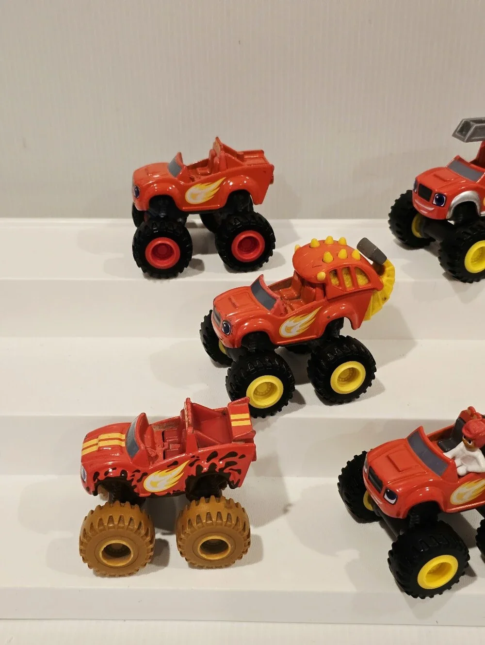 Blaze and the Monster Machines Diecast Blaze Truck Set